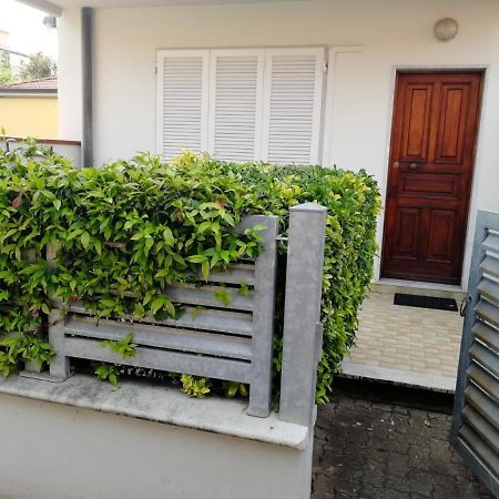 La Casa Dei Bebi Carrara Exterior foto