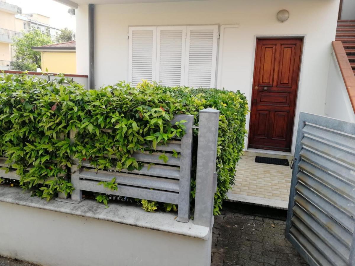 La Casa Dei Bebi Carrara Exterior foto